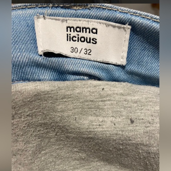Maternity jeans Mama Licious ripped jeans with full belly panel - Picture 5 of 6